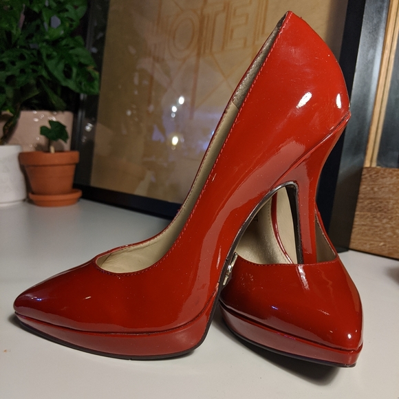 Red leather Nine West Love Fury Pumps - Picture 2 of 6